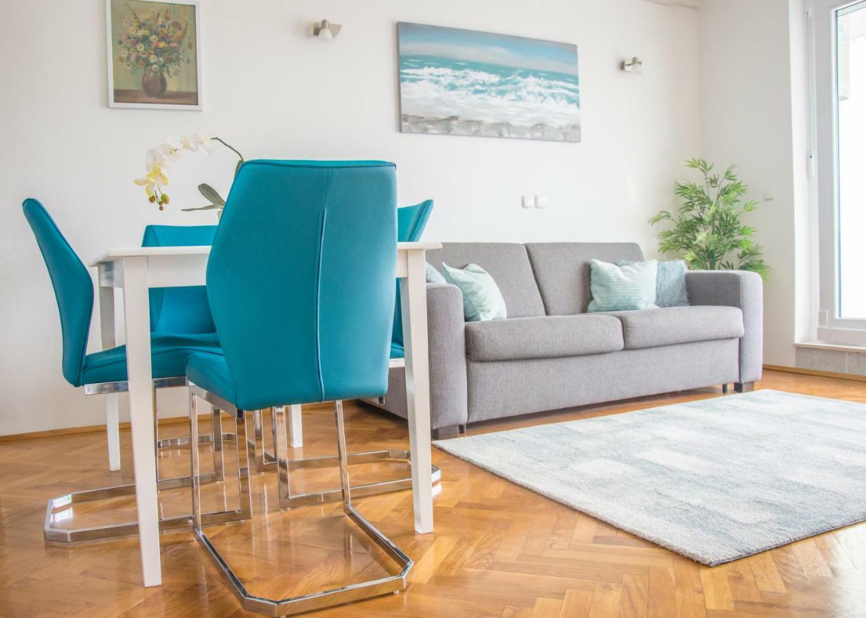 Relax Inn Podstrana Bagian luar foto