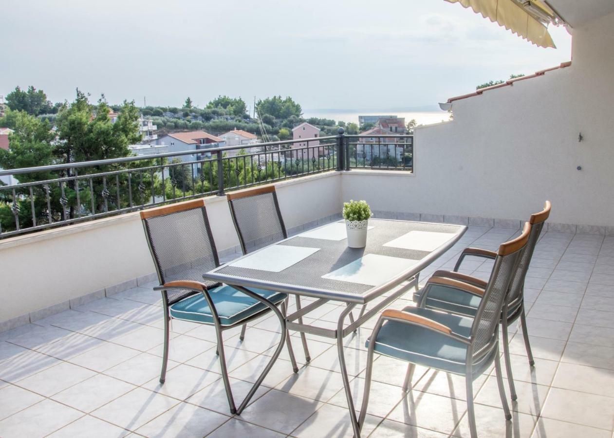 Relax Inn Podstrana Bagian luar foto