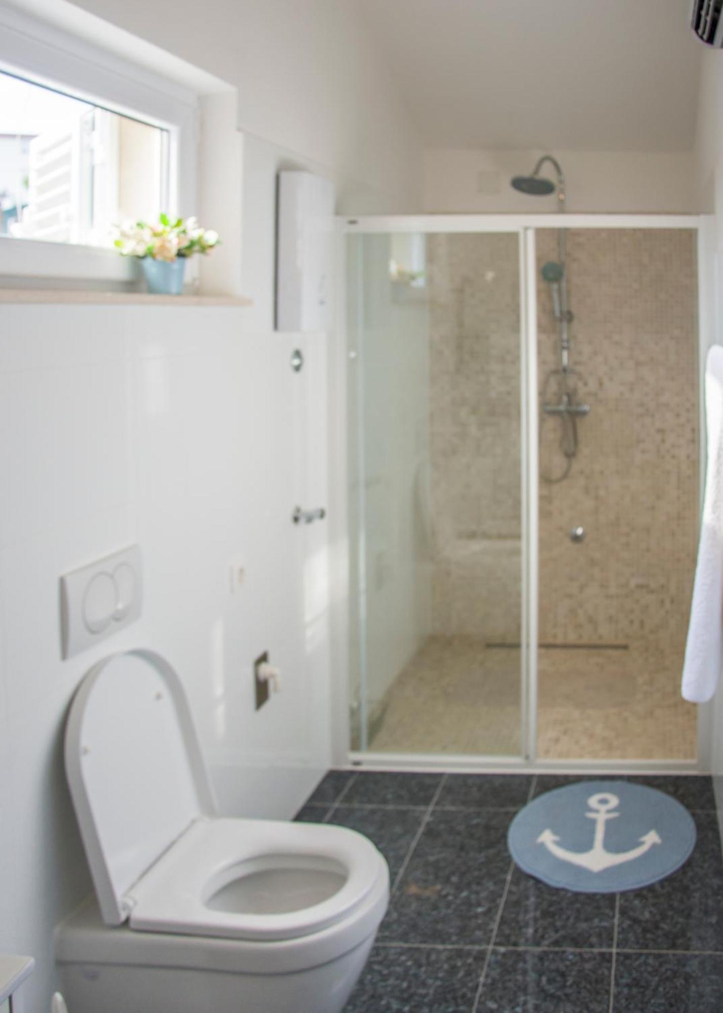 Relax Inn Podstrana Bagian luar foto