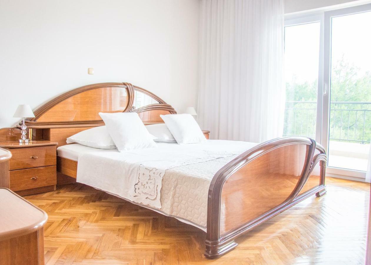 Relax Inn Podstrana Bagian luar foto