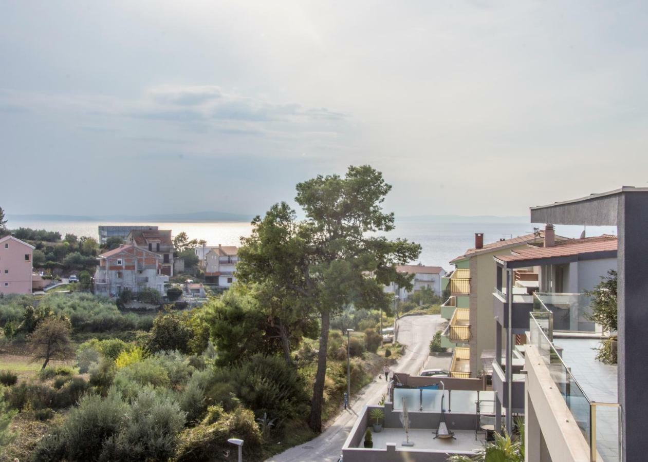Relax Inn Podstrana Bagian luar foto