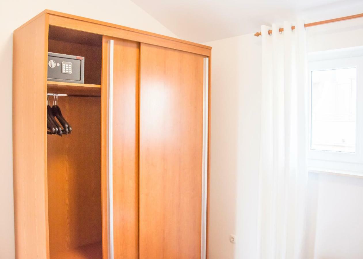 Relax Inn Podstrana Bagian luar foto